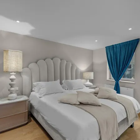 Town House Apartment *