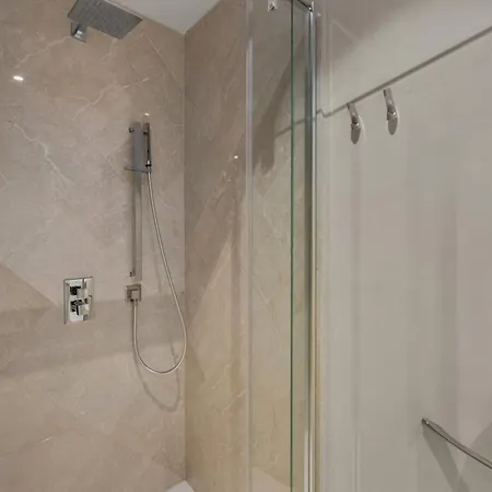 Town House Apartman *